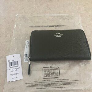 Coach Olive Drab Green Pebbled Leather Medium ID Zip Wallet